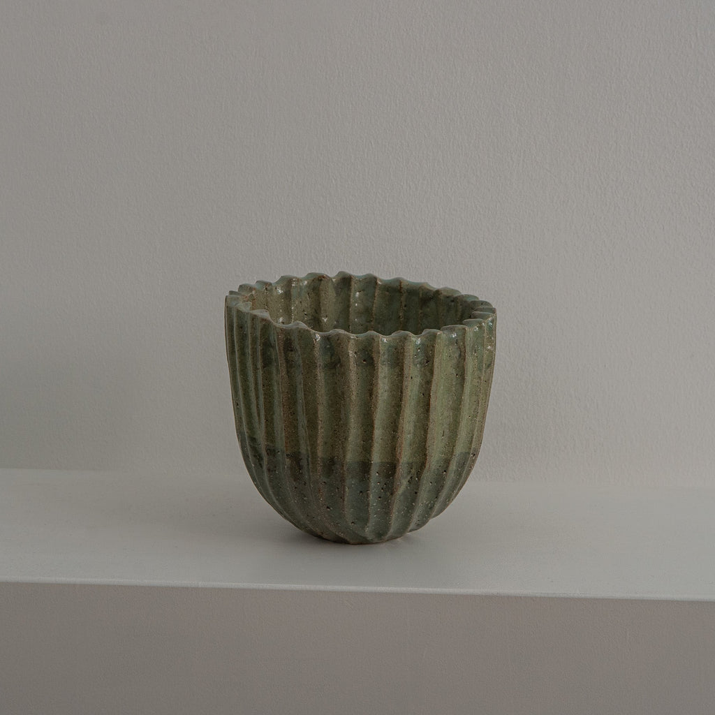 Schwere grüne Keramikschale mit Rillenstruktur, 3,8 kg, Atelier von Ehren Berlin