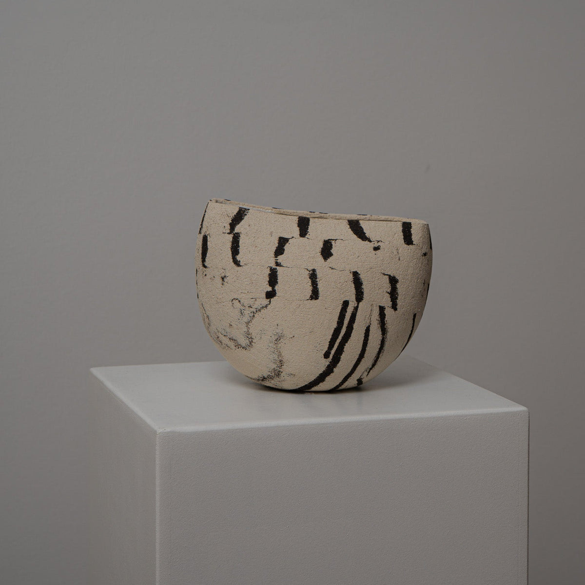 Atelier von Ehren - Vase - Duotone - halbrund