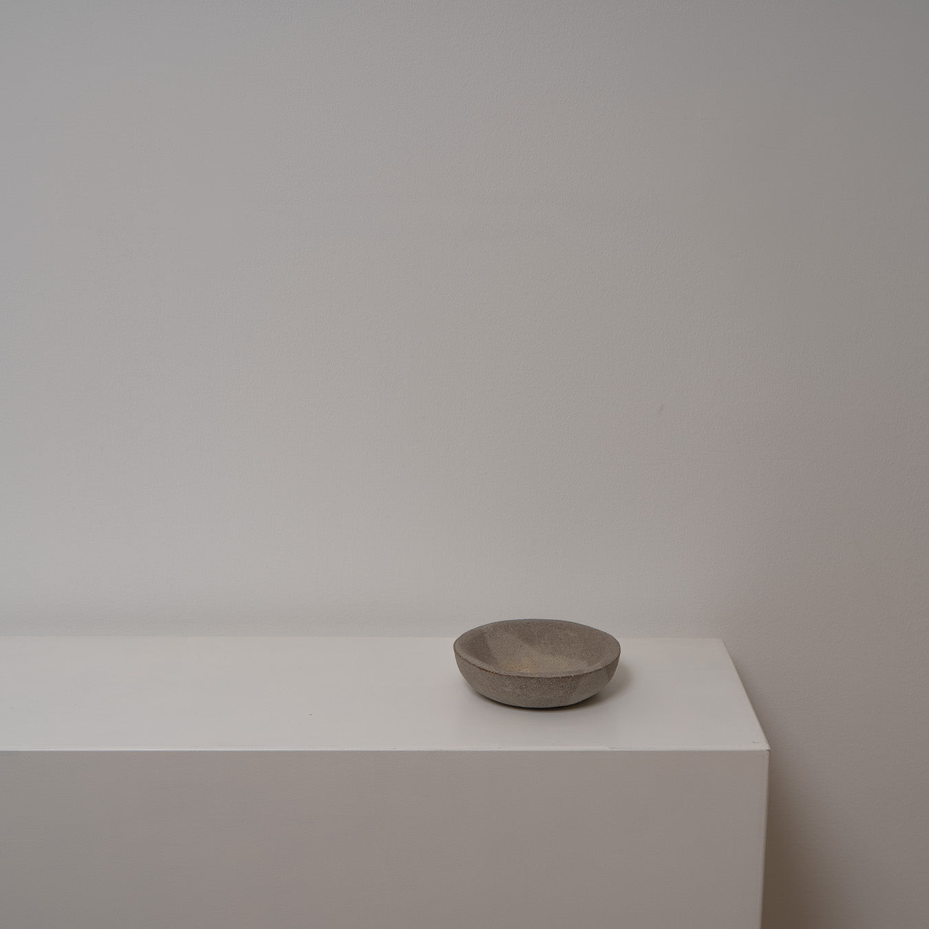 Runde gewölbte Schale - stein Atelier von Ehren