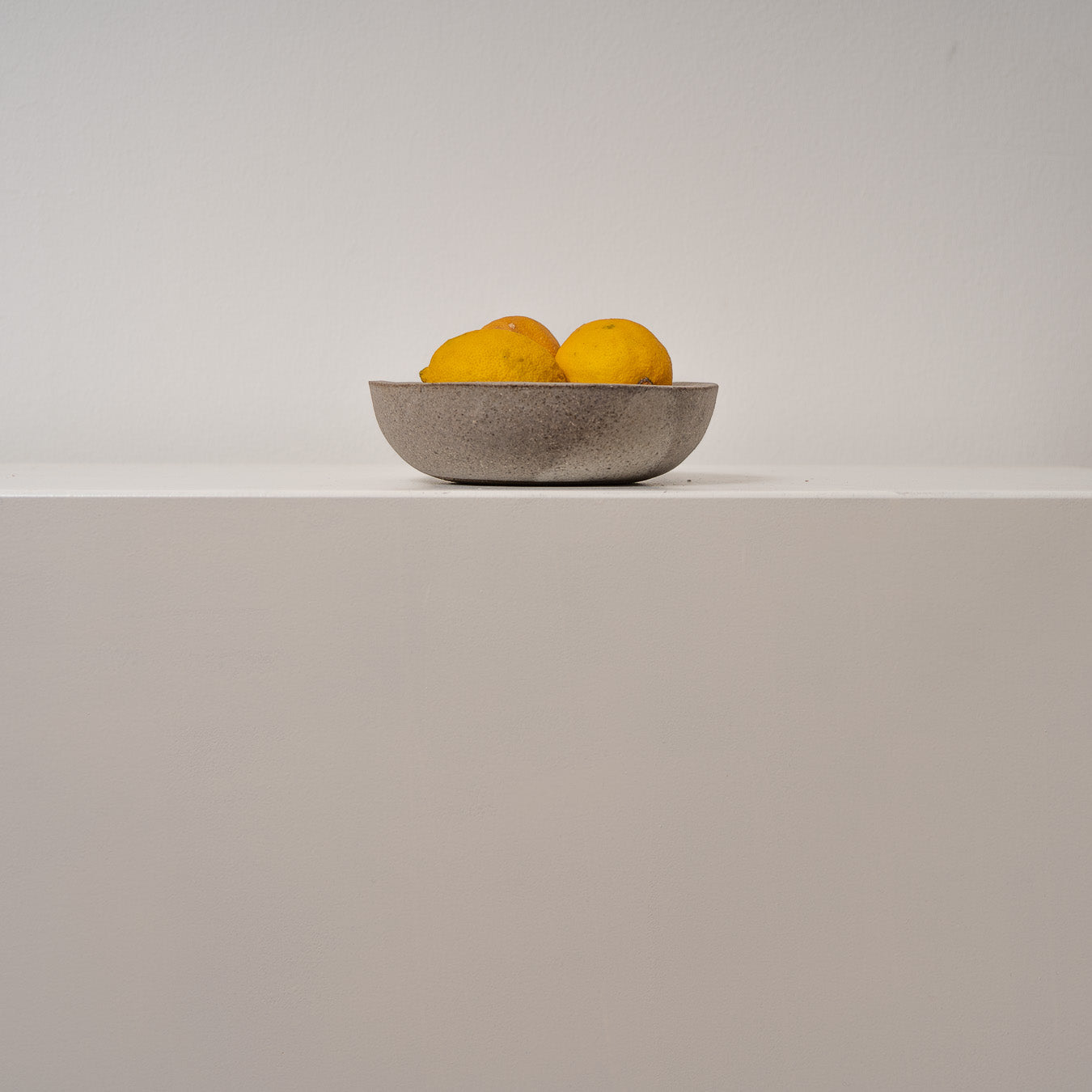 Runde gewölbte Schale - stein Atelier von Ehren