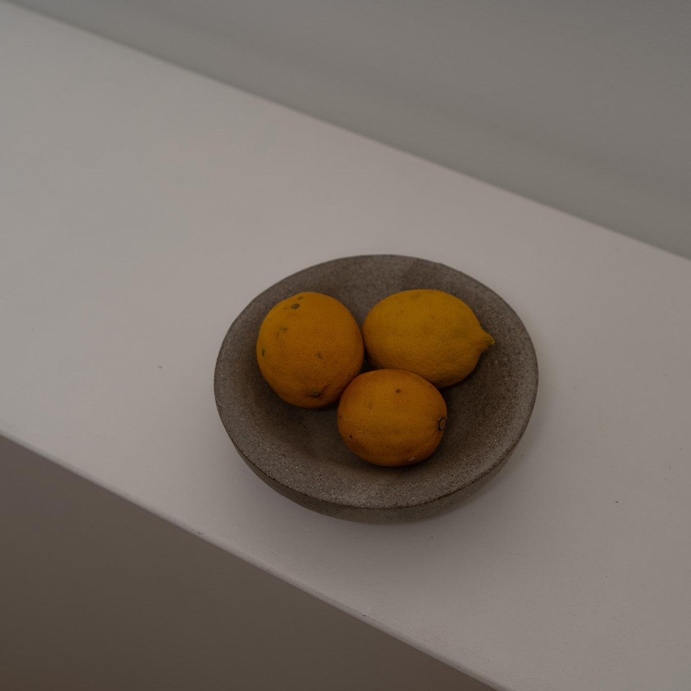 Runde gewölbte Schale - stein Atelier von Ehren