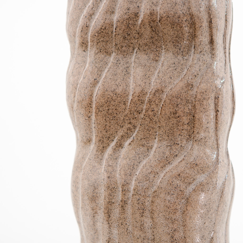 Soft Return - ovale Keramikvase rosé mit Wellen, Serie ROUND & ROUND, Atelier von Ehren Berlin