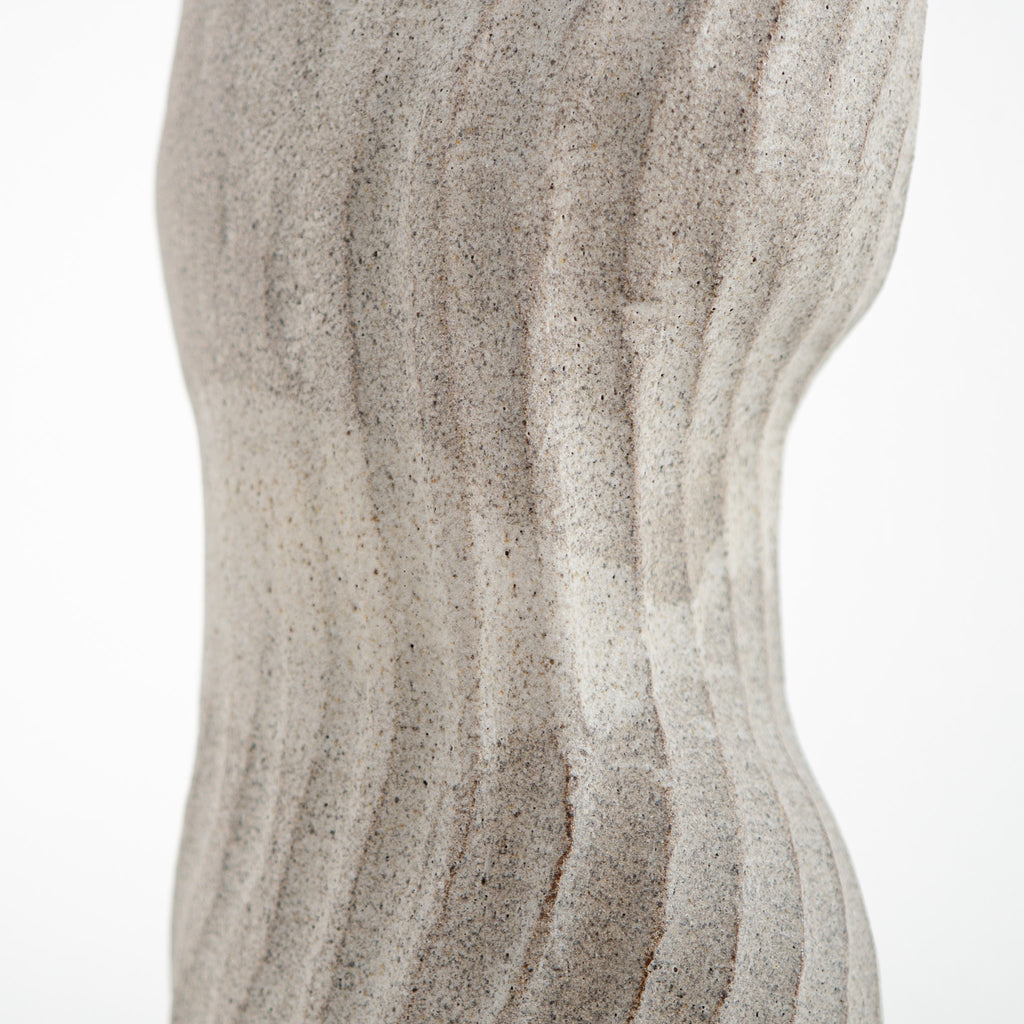Even Beat - ovale Keramikvase beige matt, Serie ROUND & ROUND, Atelier von Ehren Berlin