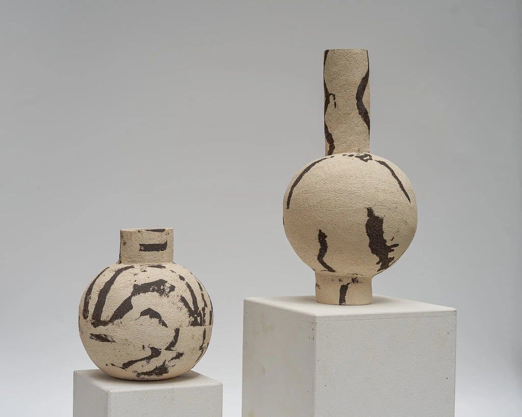 DUOTONE vase b&w mit rundem Körper und kurzem Hals #8 Atelier von Ehren