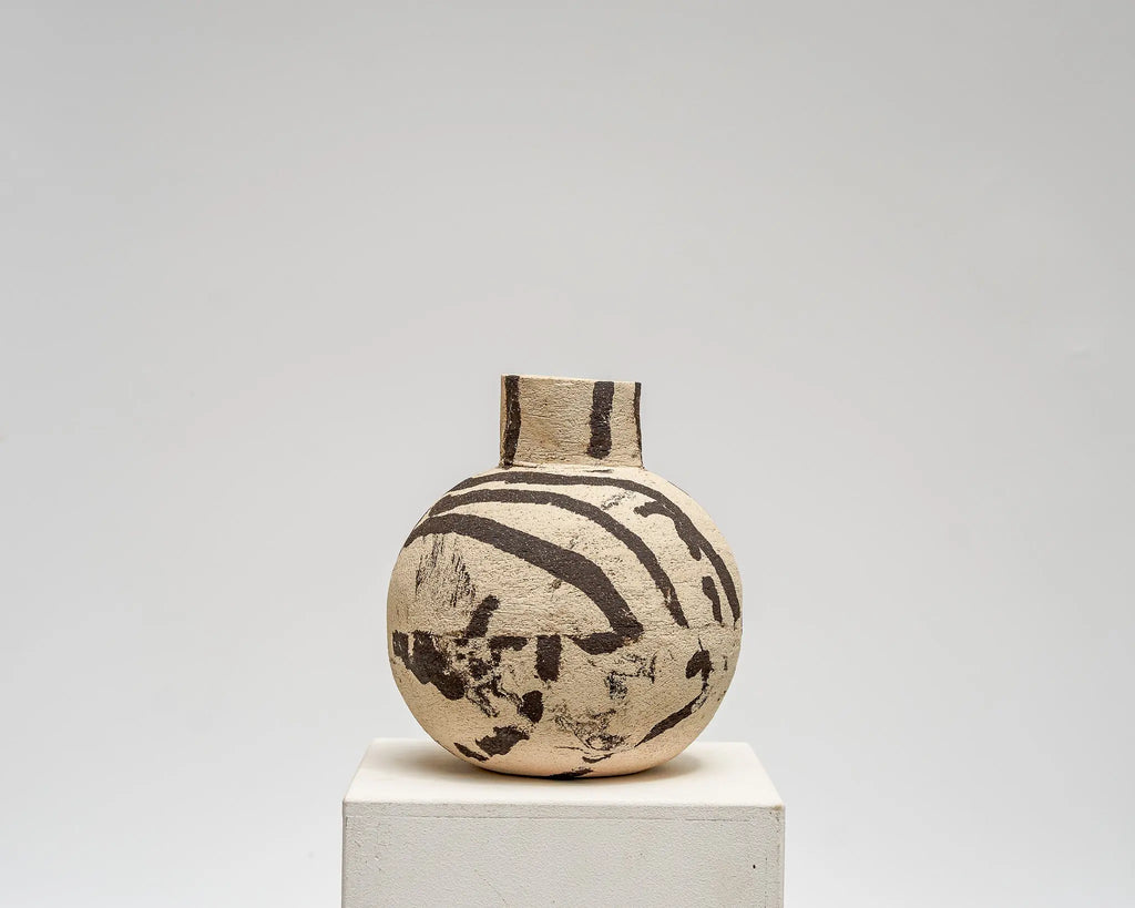 DUOTONE vase b&w mit rundem Körper und kurzem Hals #8 Atelier von Ehren