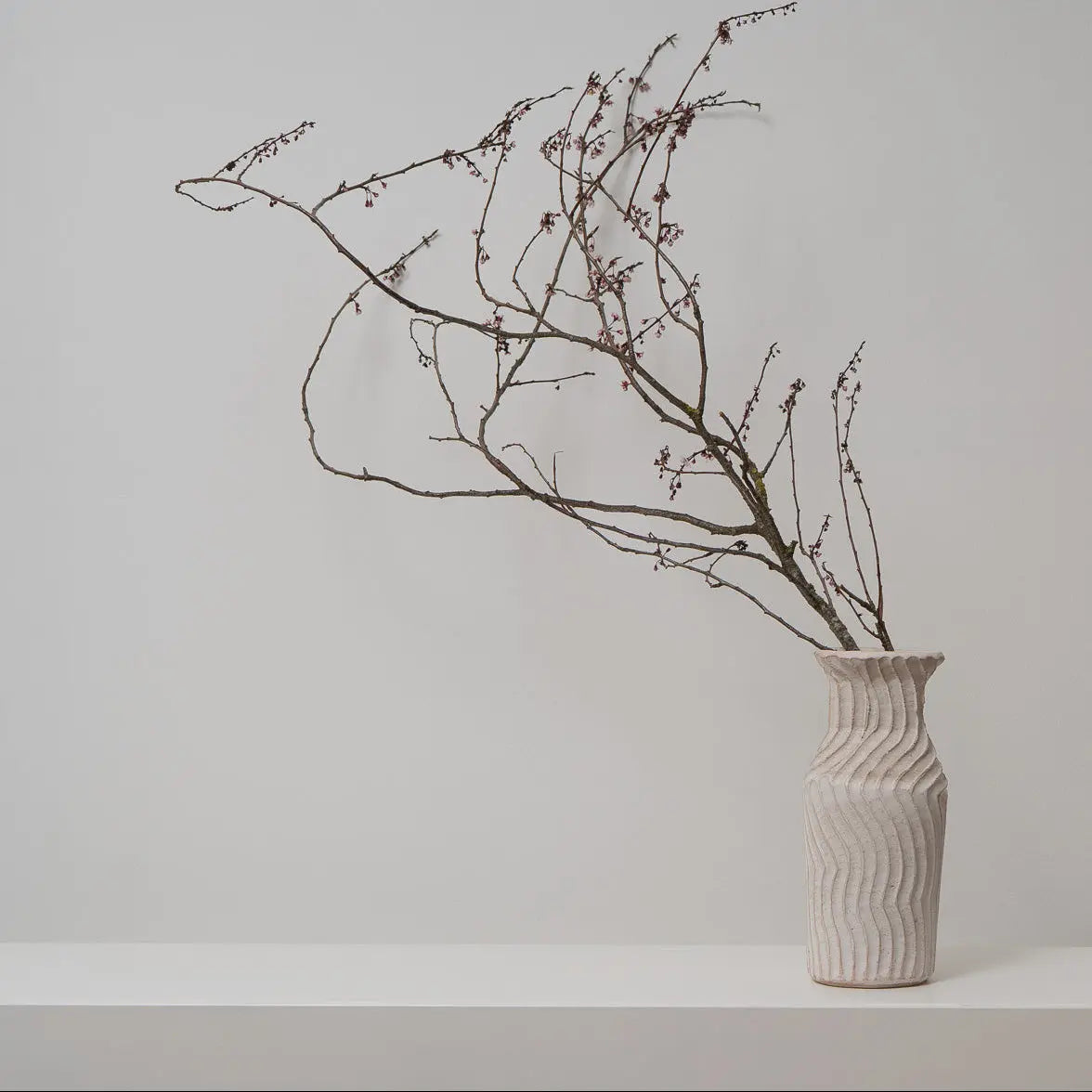 Flache ovale Keramikvase weiß-rosa, Serie ROUND & ROUND, Atelier von Ehren Berlin