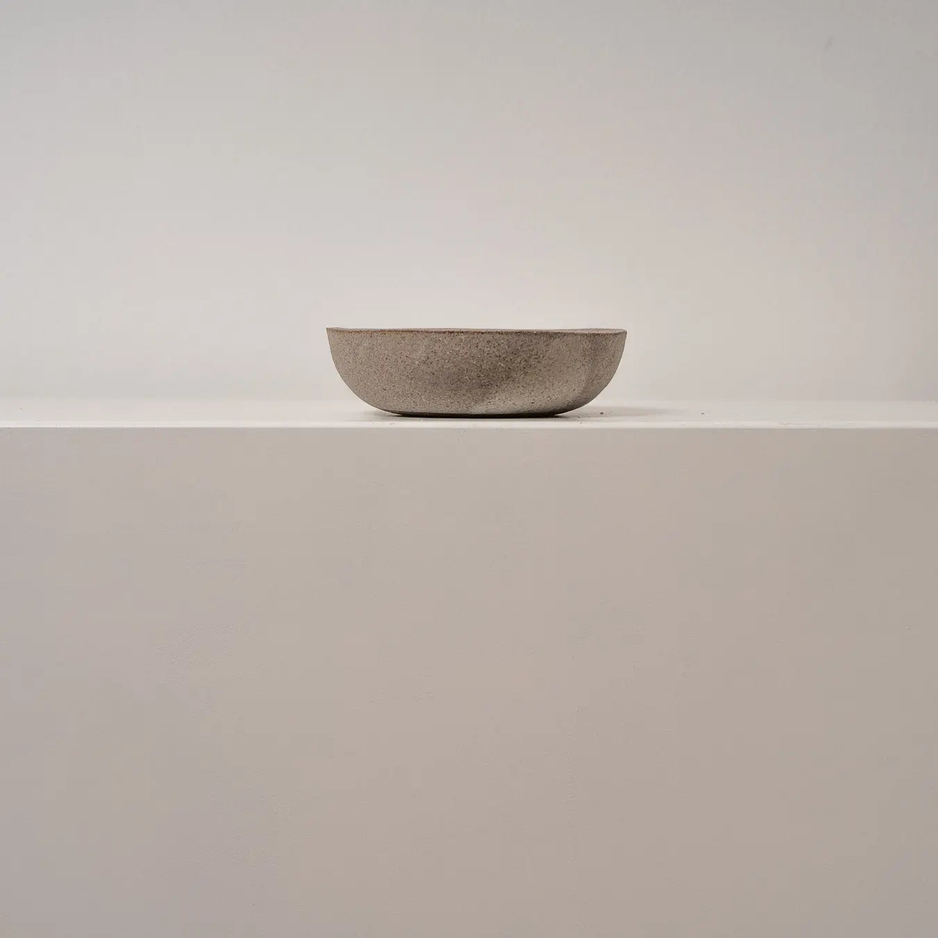 Runde gewölbte Schale - stein Atelier von Ehren