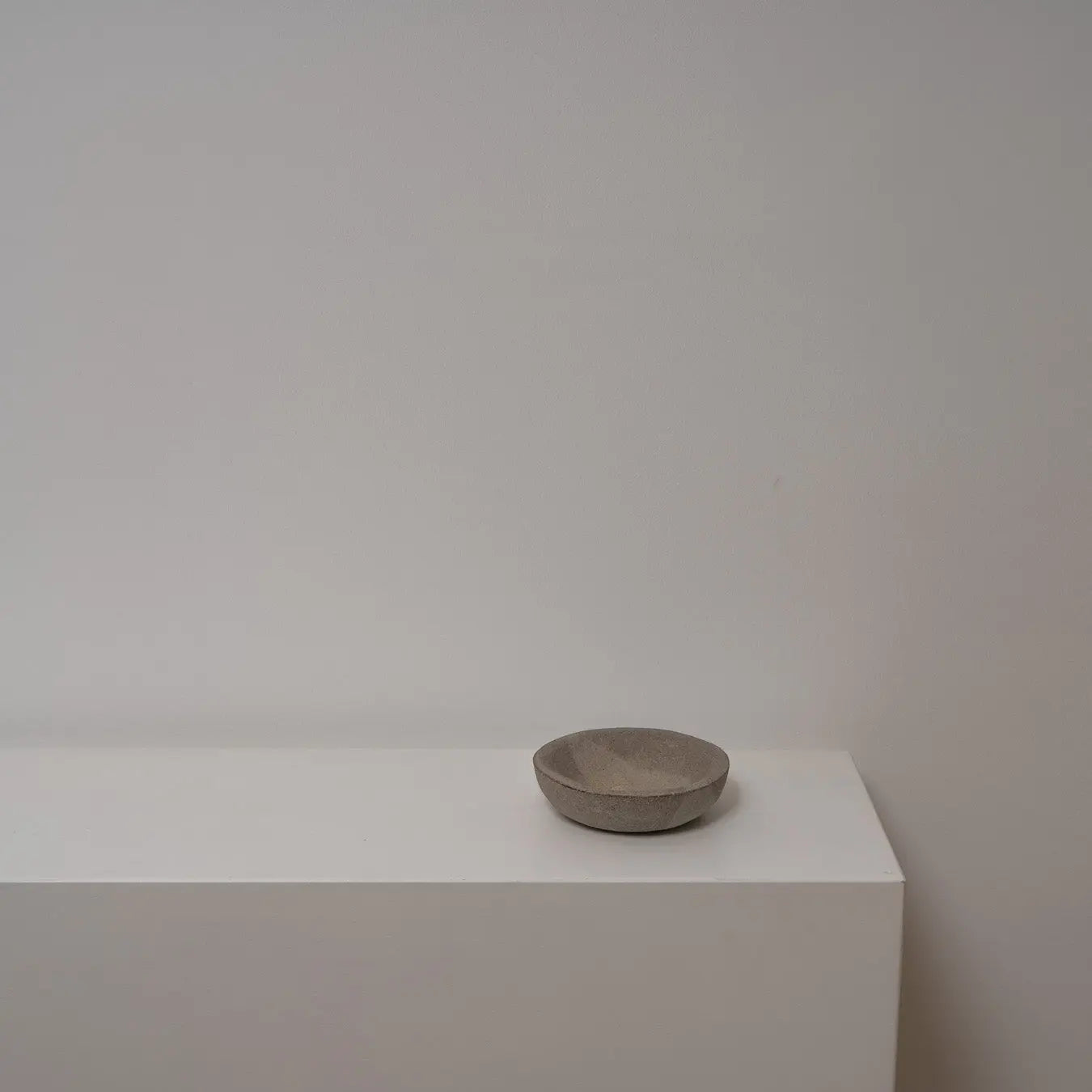 Runde gewölbte Schale - stein Atelier von Ehren