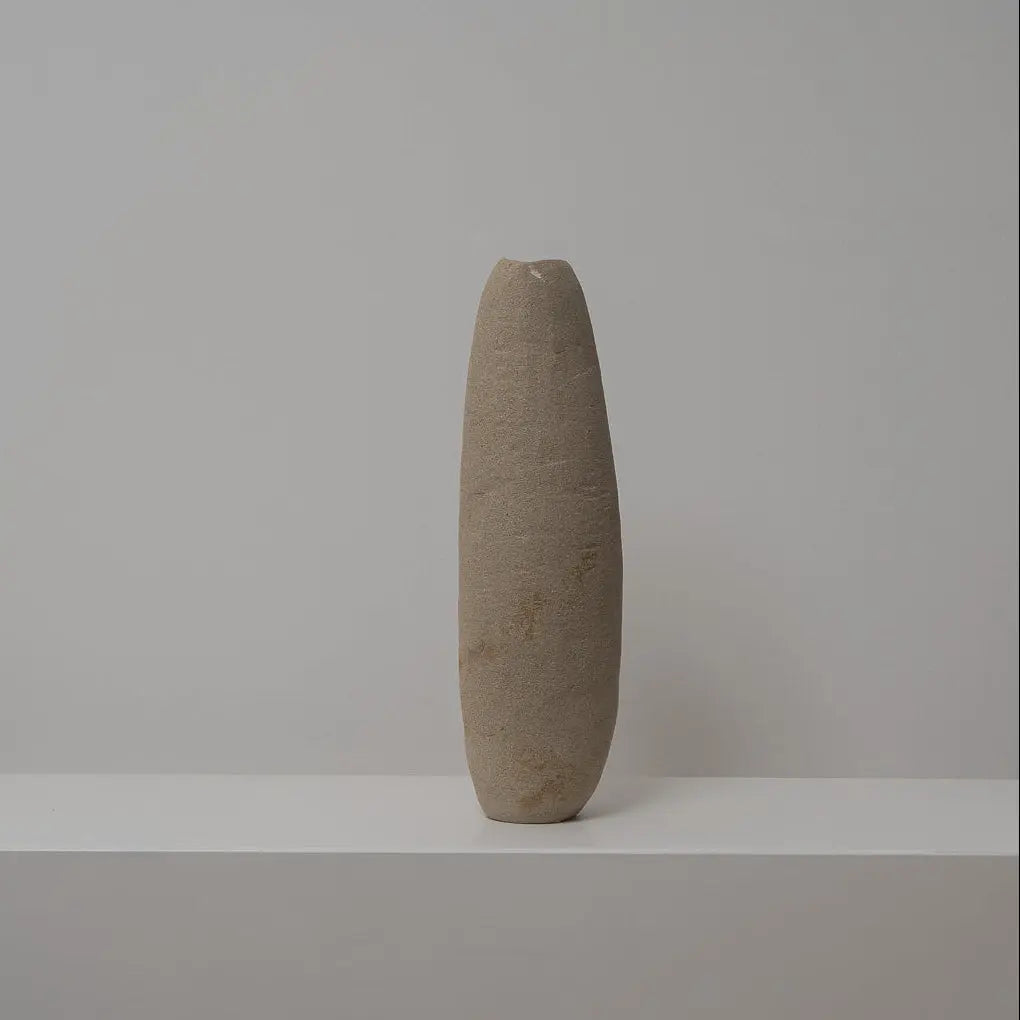Schmale Keramikvase braun-beige, Serie SCHATTENFÄNGER, Atelier von Ehren Berlin