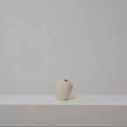 Kleines Keramikobjekt beige, Serie SCHATTENFÄNGER, Atelier von Ehren Berlin