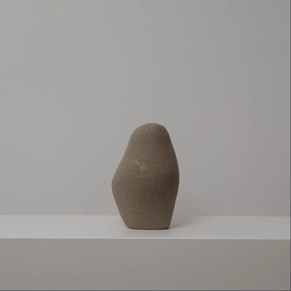 Bauchige asymetrische Keramikvase braun-beige, Serie SCHATTENFÄNGER, Atelier von Ehren Berlin
