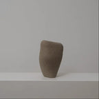 Bauchige asymetrische Keramikvase braun-beige, Serie SCHATTENFÄNGER, Atelier von Ehren Berlin