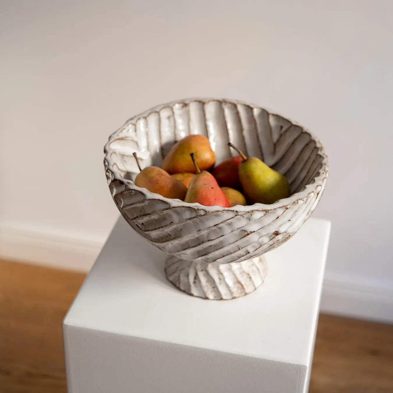 Schwere große runde Schüssel mit Struktur - erhöht Atelier von Ehren