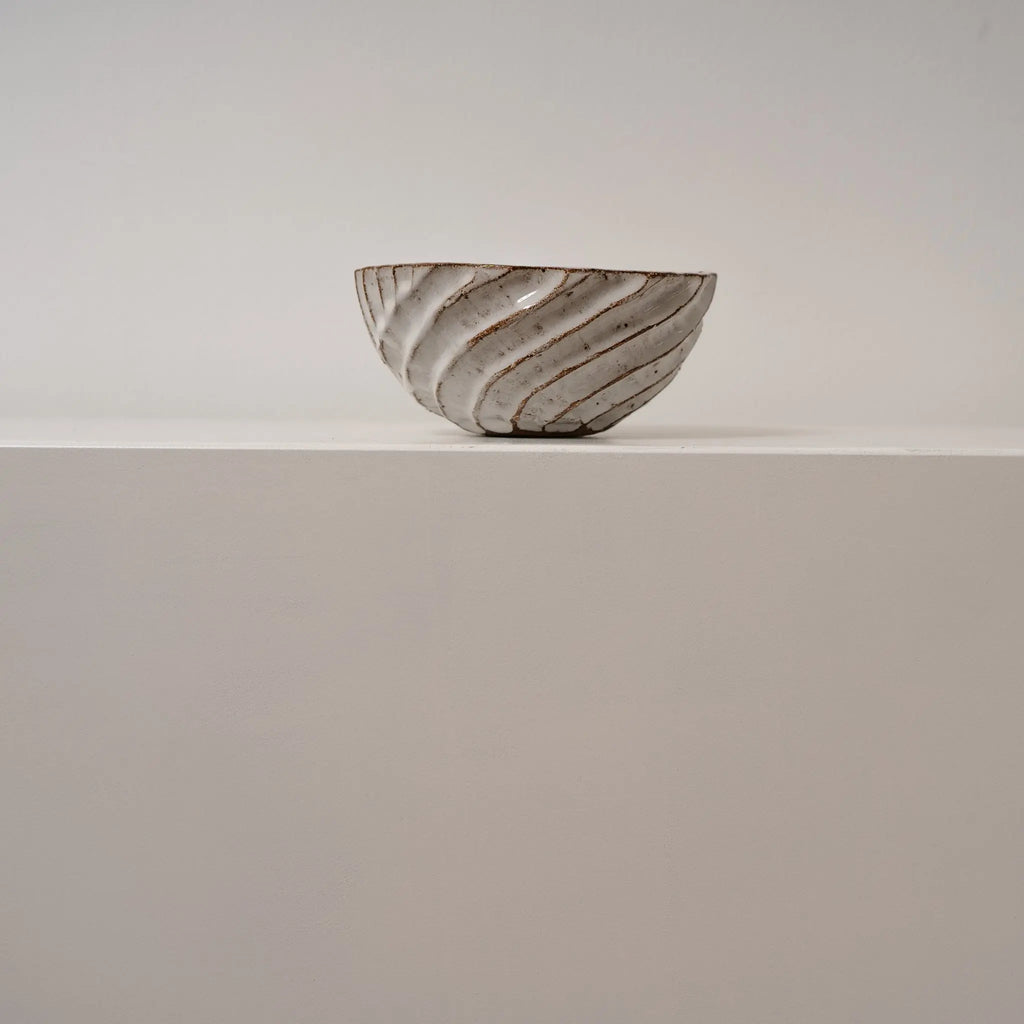 Schwere runde Schüssel mit Struktur Atelier von Ehren