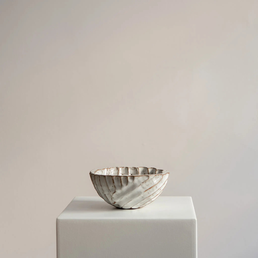Schwere runde Schüssel mit Struktur Atelier von Ehren