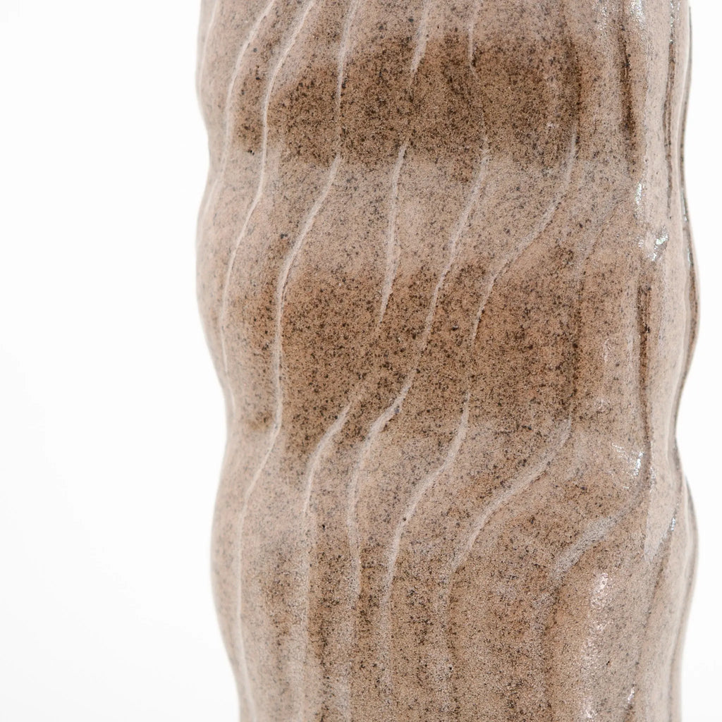Soft Return - ovale Keramikvase rosé mit Wellen, Serie ROUND & ROUND, Atelier von Ehren Berlin