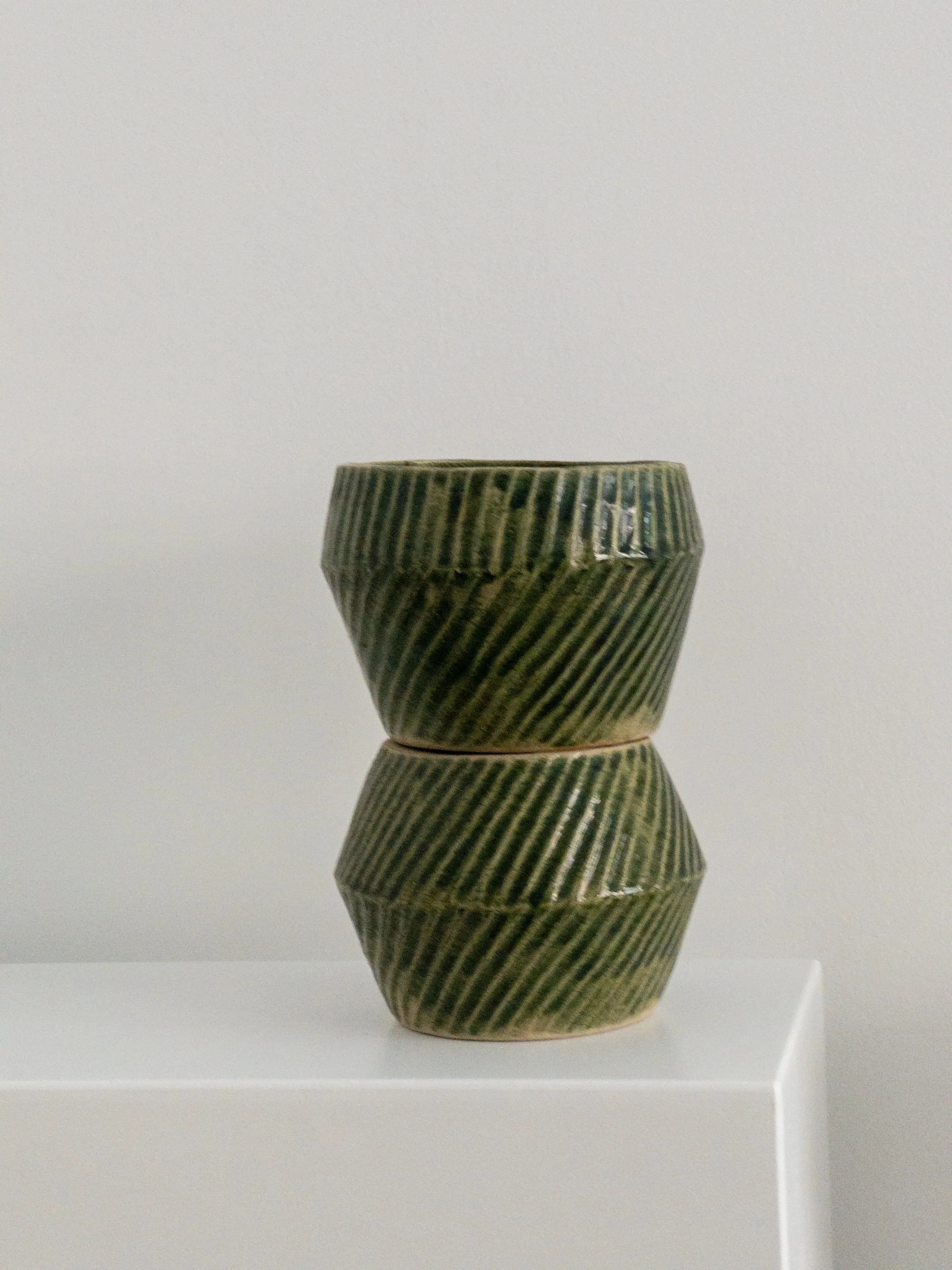 TARU (dunkelgrün) Atelier von Ehren