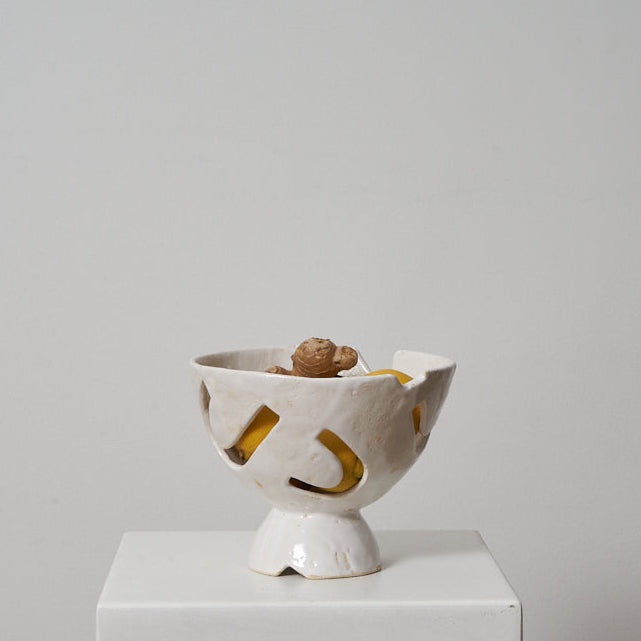 Obstschale mit Ausschneidungen Atelier von Ehren